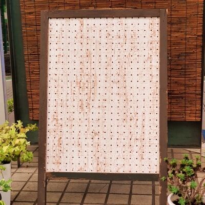修復したA型看板